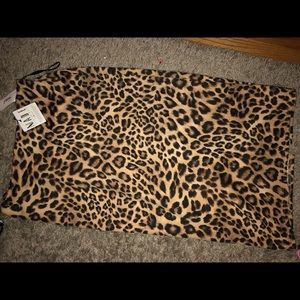 Leopard skirt